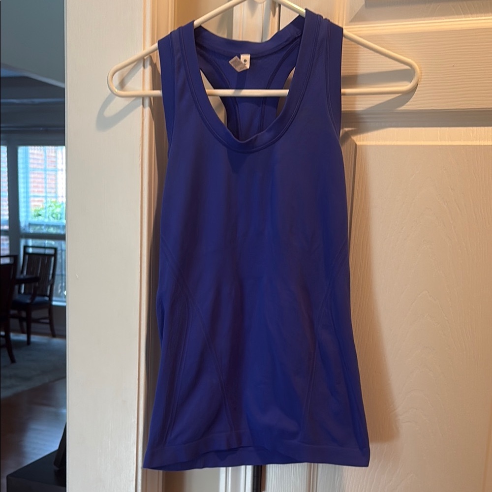 Athleta momentum seamless Tank Top with Scoop Neckline